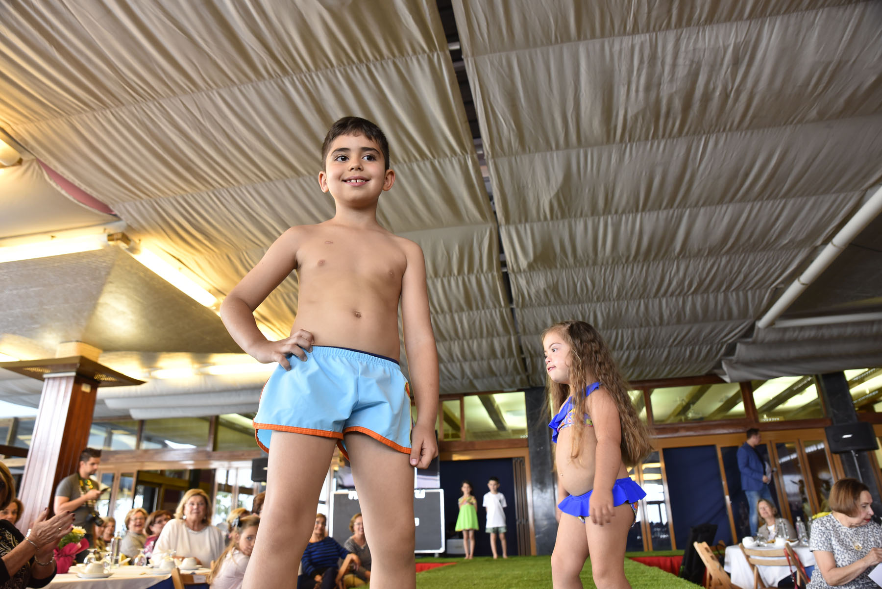 La Fundación Alejandro Da Silva celebra su desfile anual para menores con leucemia con modelos de cuatro diseñadores de Moda Cálida