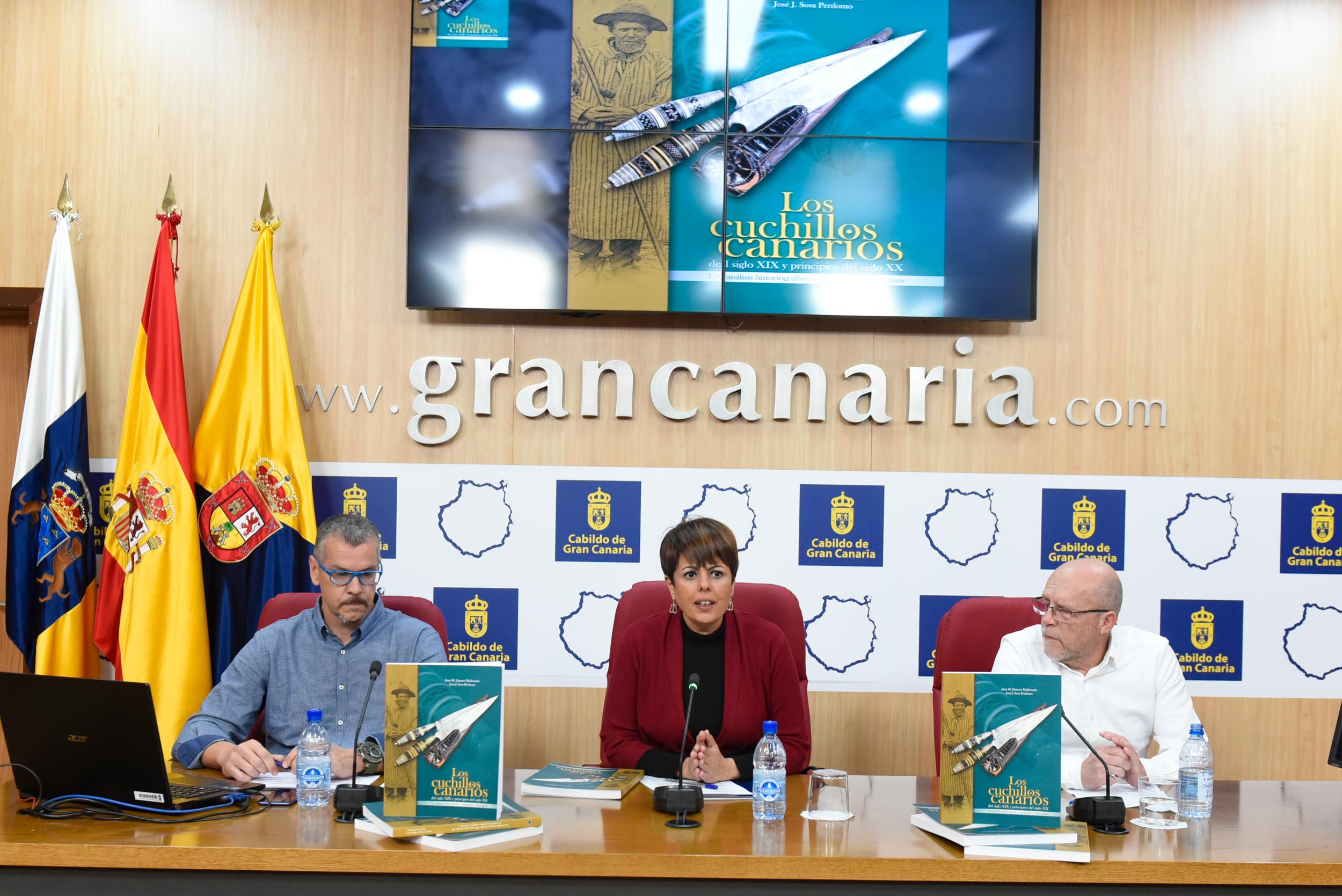 El Cabildo de Gran Canaria edita un libro que recorre la historia del cuchillo canario y las familias de cuchilleros de la Isla